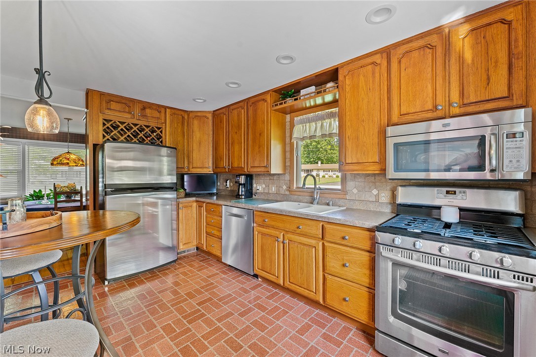 82 Ward Avenue New Middletown OH 44442