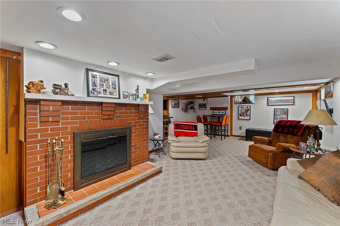 82 Ward Avenue New Middletown OH 44442