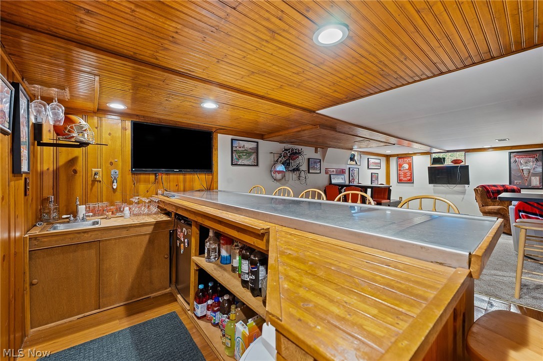 82 Ward Avenue New Middletown OH 44442