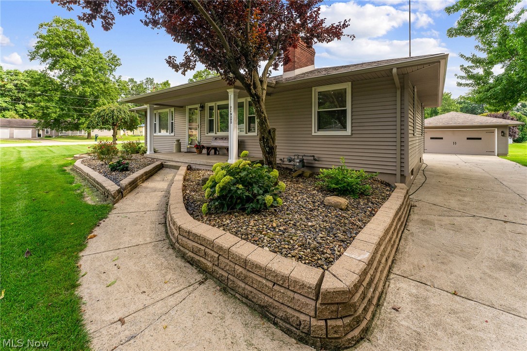 82 Ward Avenue New Middletown OH 44442
