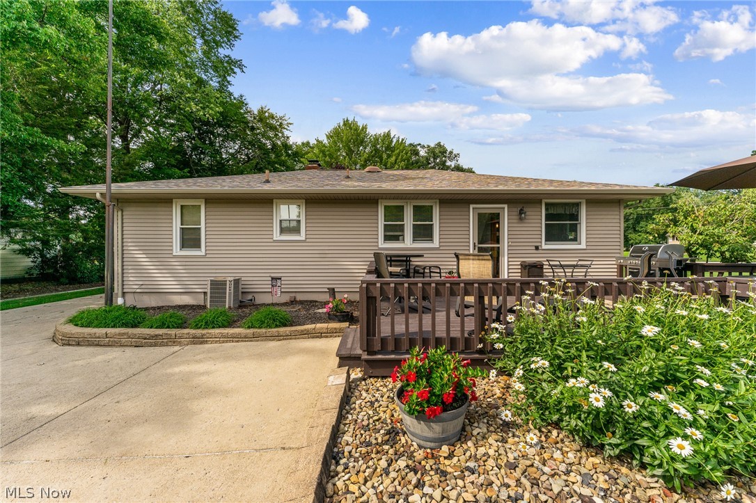 82 Ward Avenue New Middletown OH 44442