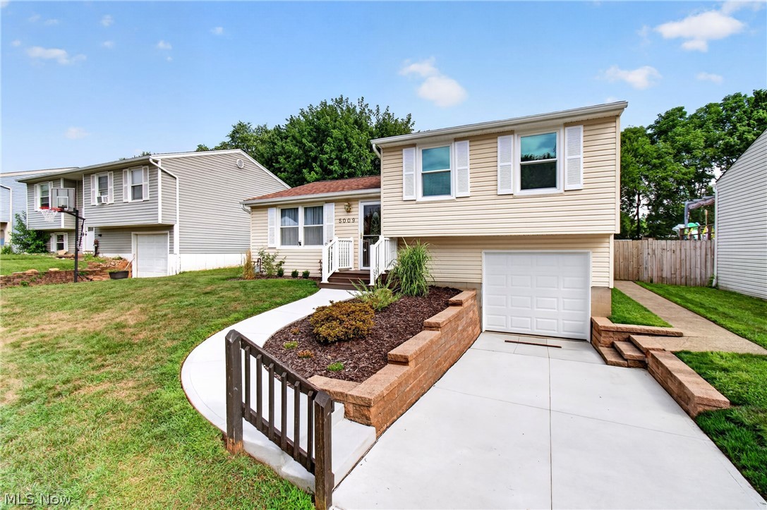5009 Piccadilly Street SW Canton OH 44706