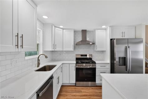 5009 Piccadilly Street SW Canton OH 44706