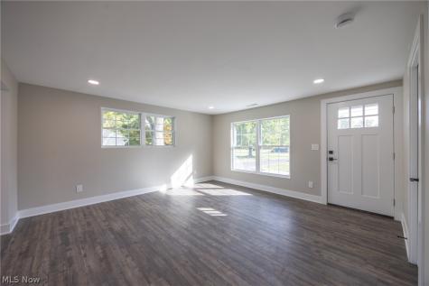 1923 Hillsdale Drive Twinsburg OH 44087