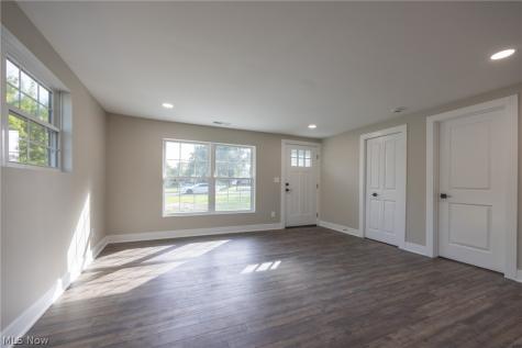 1923 Hillsdale Drive Twinsburg OH 44087