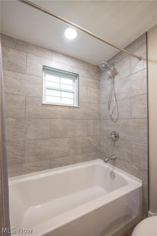 1923 Hillsdale Drive Twinsburg OH 44087