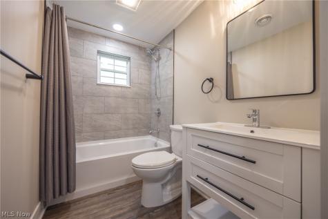 1923 Hillsdale Drive Twinsburg OH 44087