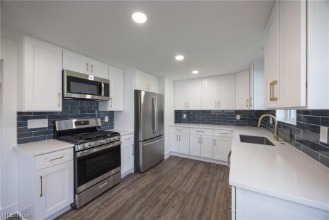 1923 Hillsdale Drive Twinsburg OH 44087