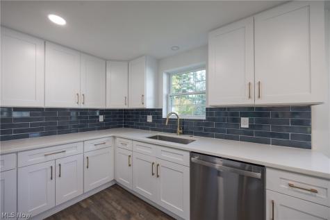 1923 Hillsdale Drive Twinsburg OH 44087