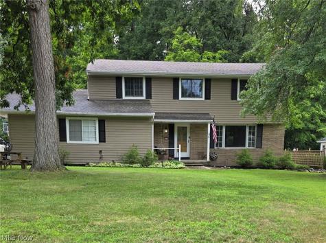 8124 Thornhurst Drive North Royalton OH 44133
