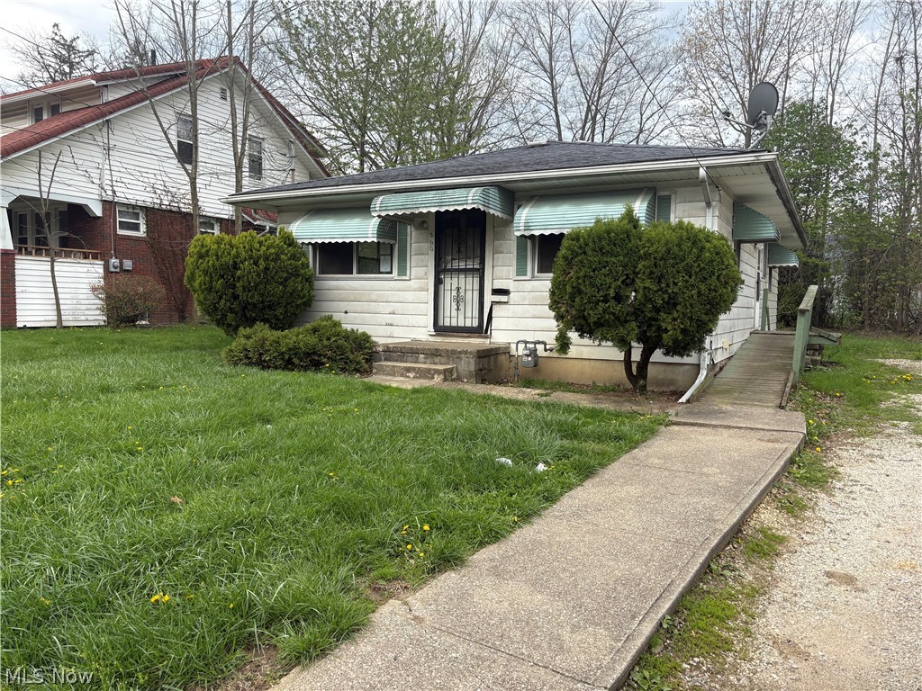Akron OH, 860 Mercer Avenue