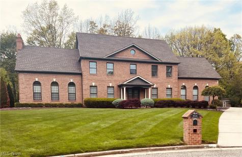 8536 Cherry Hill Place Youngstown OH 44514