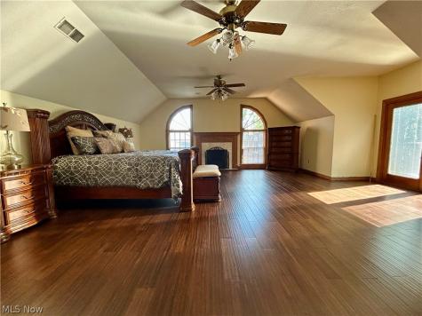 8536 Cherry Hill Place Youngstown OH 44514