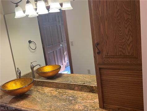 8536 Cherry Hill Place Youngstown OH 44514