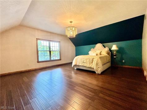 8536 Cherry Hill Place Youngstown OH 44514