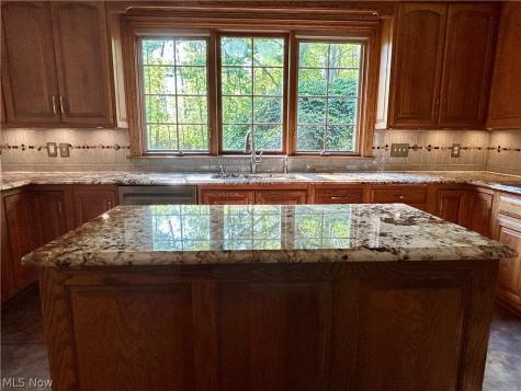 8536 Cherry Hill Place Youngstown OH 44514