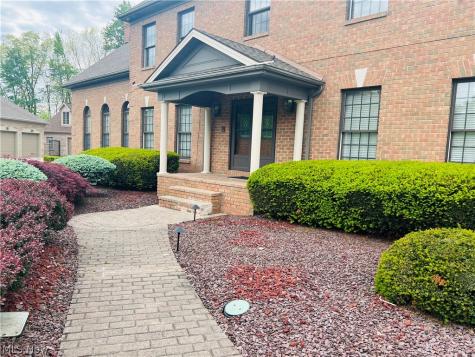 8536 Cherry Hill Place Youngstown OH 44514