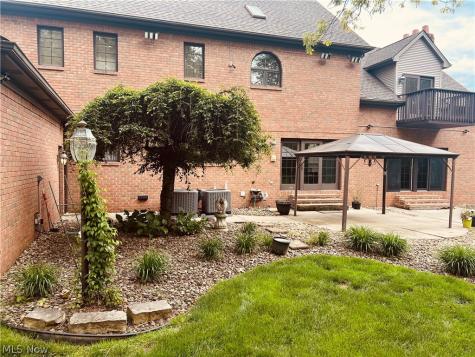 8536 Cherry Hill Place Youngstown OH 44514