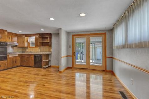 6556 Christene Boulevard Brook Park OH 44142