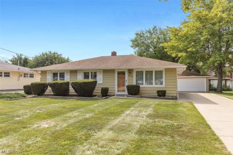 6556 Christene Boulevard Brook Park OH 44142