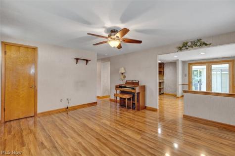 6556 Christene Boulevard Brook Park OH 44142