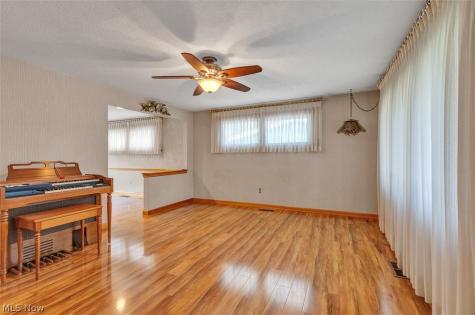 6556 Christene Boulevard Brook Park OH 44142