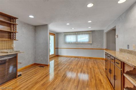 6556 Christene Boulevard Brook Park OH 44142