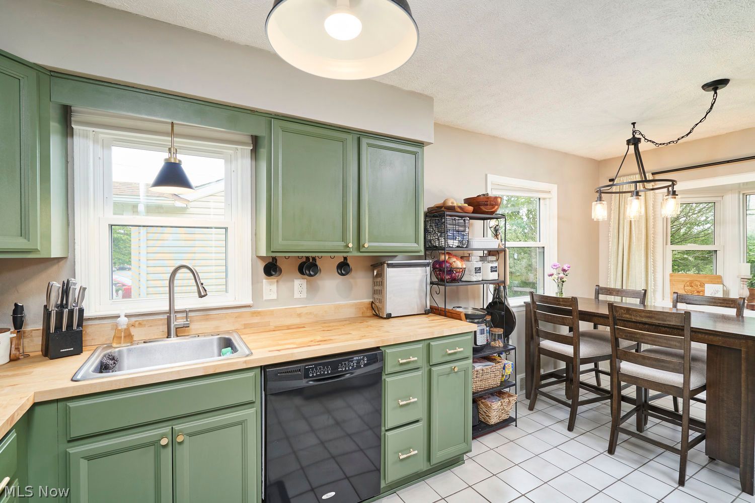 1596 Fairfax Road Akron OH 44313