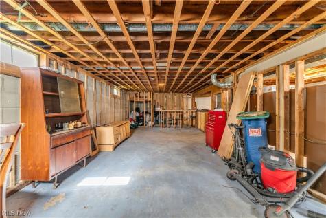 567 Walnut Street Elyria OH 44035