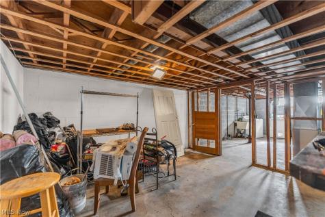 567 Walnut Street Elyria OH 44035