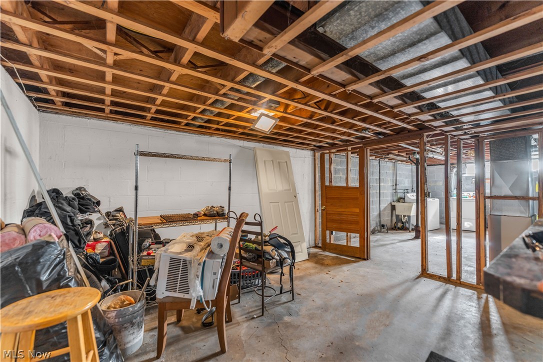 567 Walnut Street Elyria OH 44035