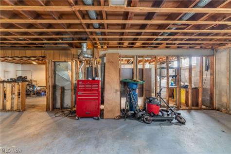 567 Walnut Street Elyria OH 44035