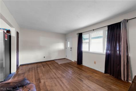 567 Walnut Street Elyria OH 44035