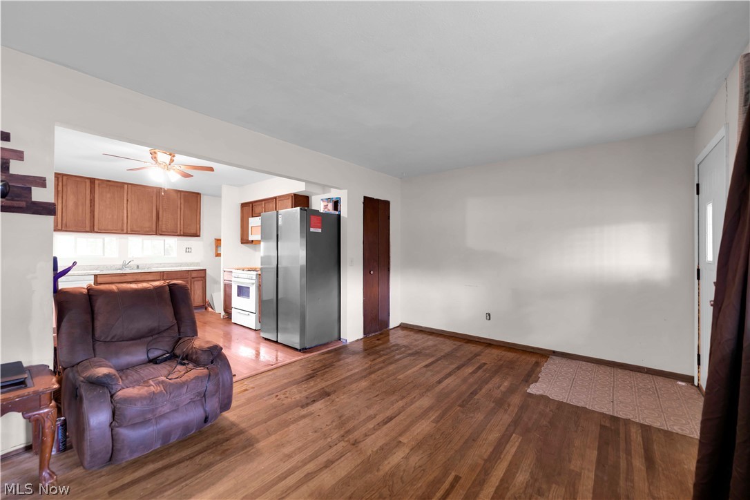 567 Walnut Street Elyria OH 44035