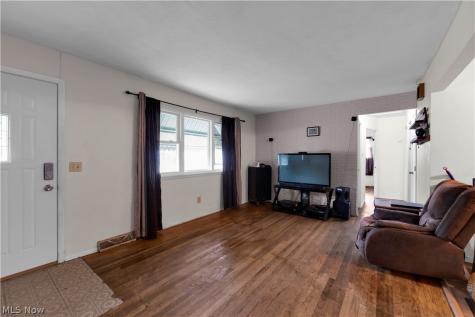 567 Walnut Street Elyria OH 44035