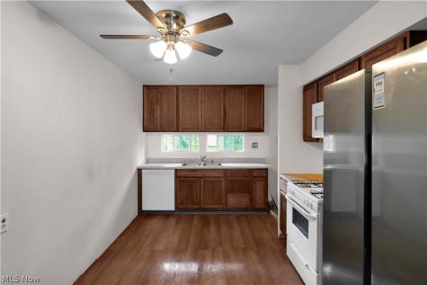 567 Walnut Street Elyria OH 44035