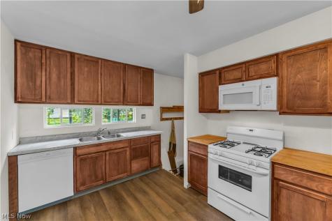 567 Walnut Street Elyria OH 44035