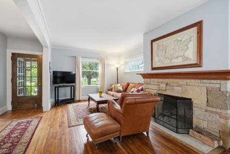 2241 Maplewood Road Cleveland Heights OH 44118