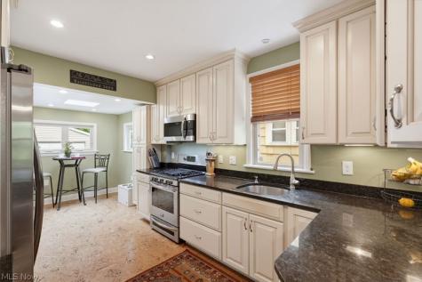 2241 Maplewood Road Cleveland Heights OH 44118