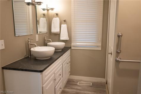 181 Sunset Road Avon Lake OH 44012