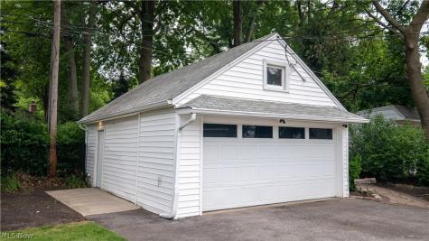 181 Sunset Road Avon Lake OH 44012
