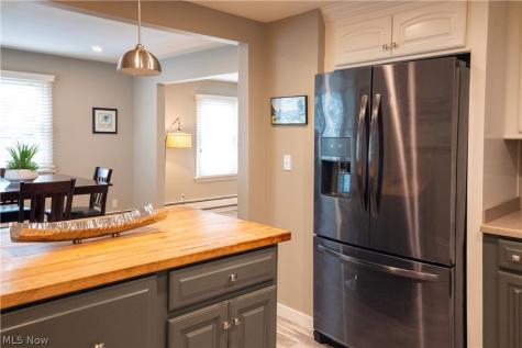 181 Sunset Road Avon Lake OH 44012