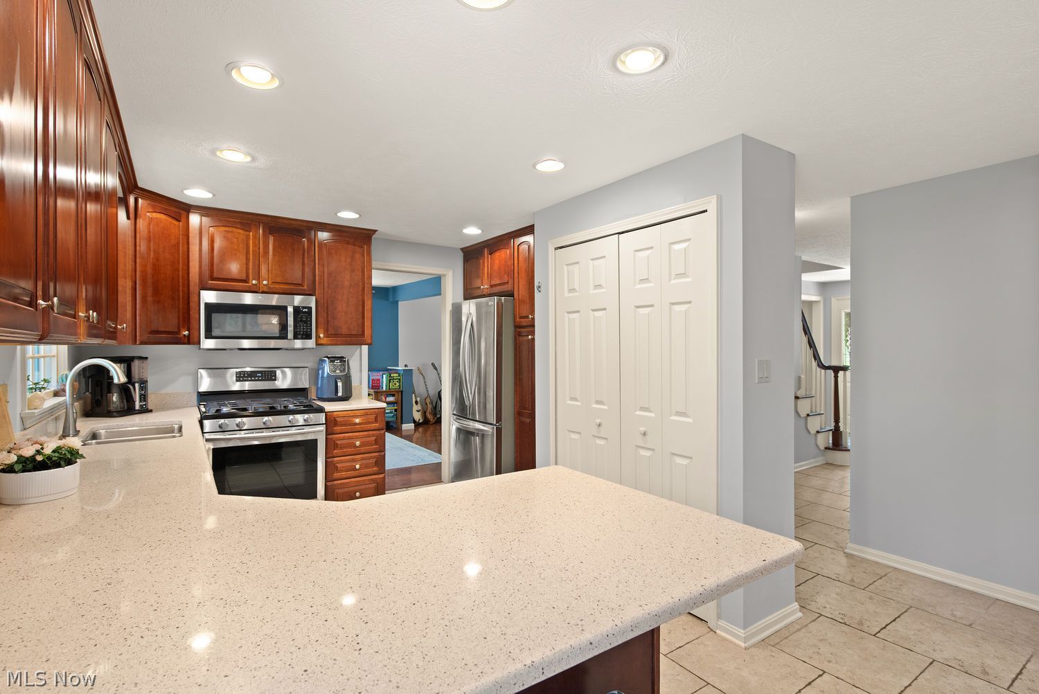 387 Hurst Drive Bay Village OH 44140