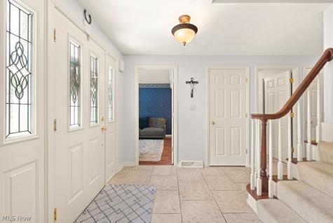387 Hurst Drive Bay Village OH 44140
