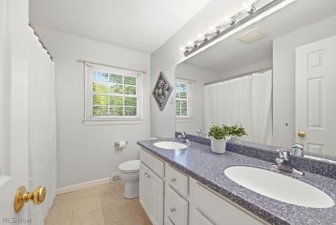 387 Hurst Drive Bay Village OH 44140