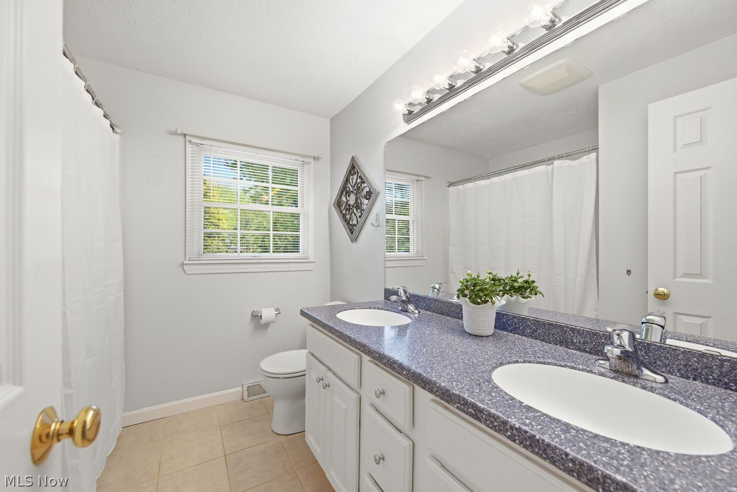 387 Hurst Drive Bay Village OH 44140