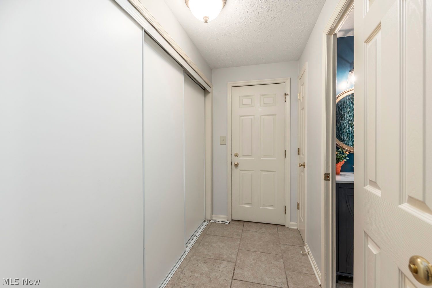 387 Hurst Drive Bay Village OH 44140