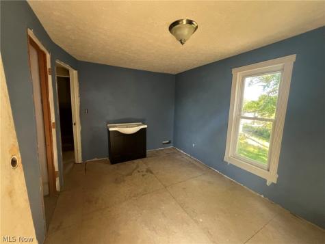 107 Elmwood Avenue Barberton OH 44203
