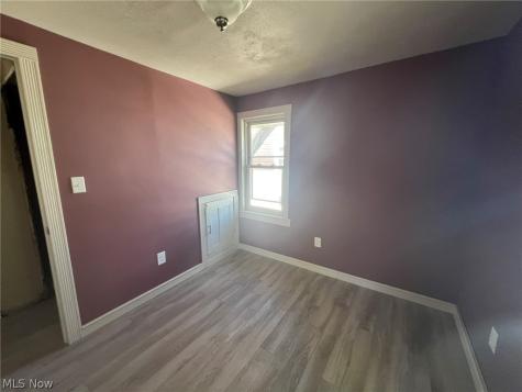 107 Elmwood Avenue Barberton OH 44203
