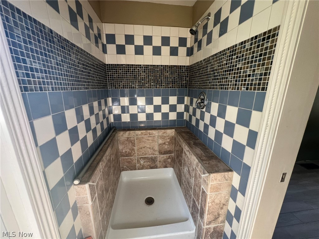 107 Elmwood Avenue Barberton OH 44203
